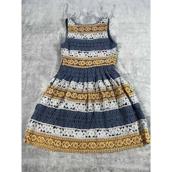 Maeve Dress Mini Fit Flare Venetian Lace Crochet Size 8 Blue Gold Gray - Picture 2 of 10